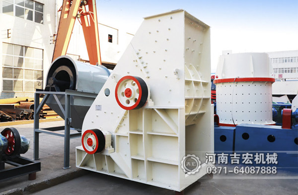 湿料破碎难题？砖厂专用双级无筛底粉碎机来搞定,雨天照常生产！