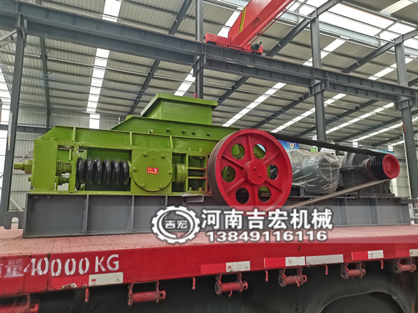 白灰厂破碎新选择！狼牙式双齿辊机,10cm大块生石灰10cm轻松碎至3cm!